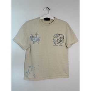 Supply & Demand NYC Graphic T-Shirt Beige Gothic Script Mens Small